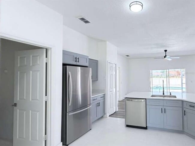 Building Photo - 906 Berwick Dr