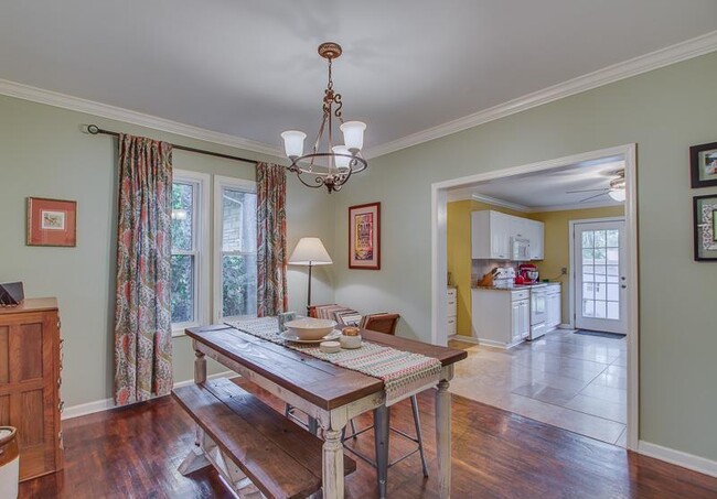 Building Photo - Cute home in Easy Nash w/fenced in yard