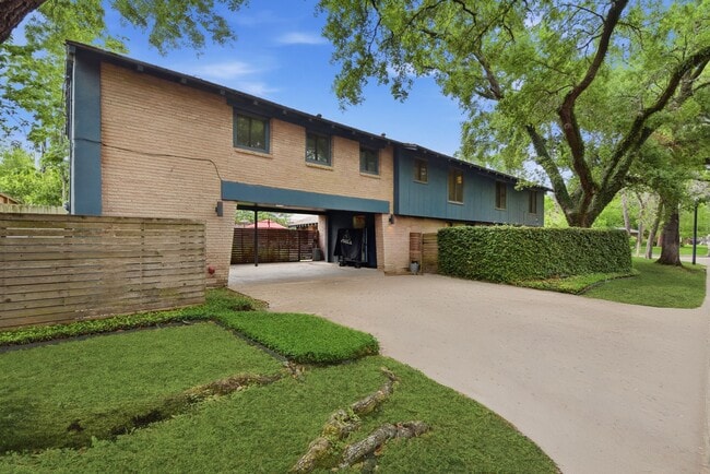 Building Photo - 4603 Ivanhoe St