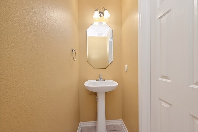 Building Photo - 6127 Morningshire Ln