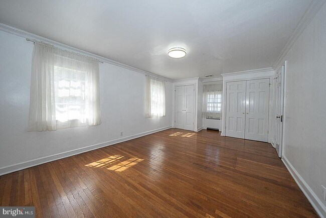 Building Photo - 714 Greythorne Rd