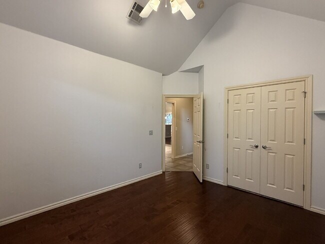 Building Photo - 4-bedroom property in a fantastic North Edmond
