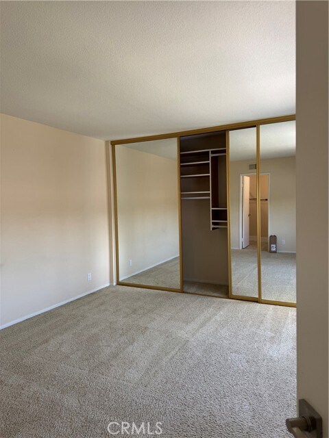 Building Photo - 12 Wildbrook