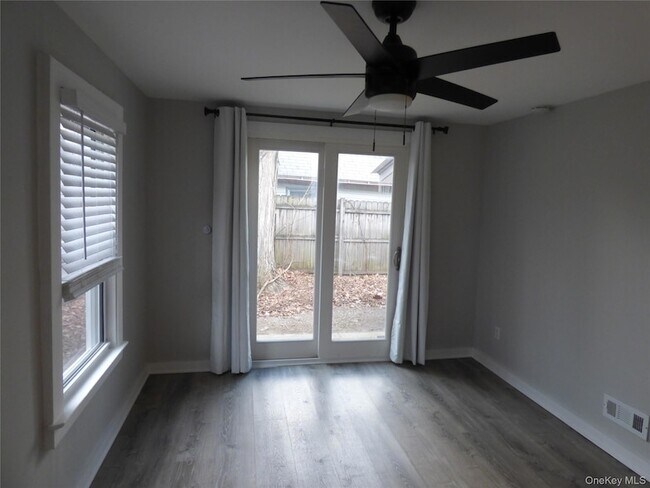 Building Photo - 9 Fredericks Rd