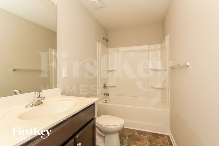 Building Photo - 2419 Tallet Trace