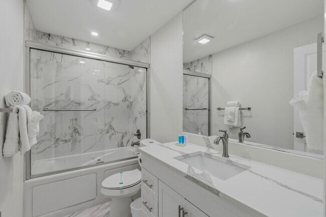 Building Photo - 3911 W Cleveland St