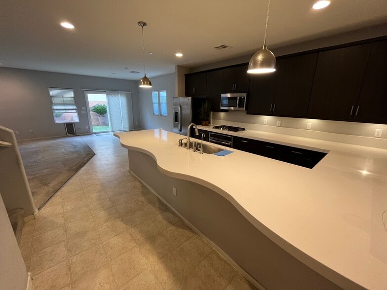 Kitchen - 401 Ambitious St