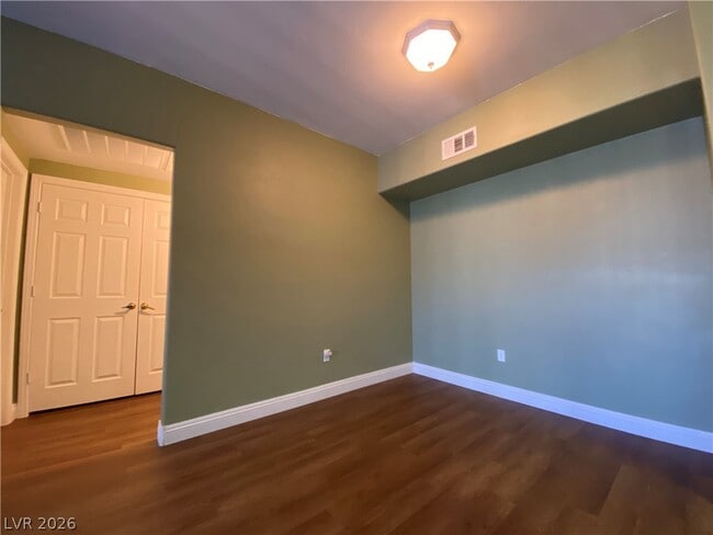 Building Photo - 8000 W Badura Ave