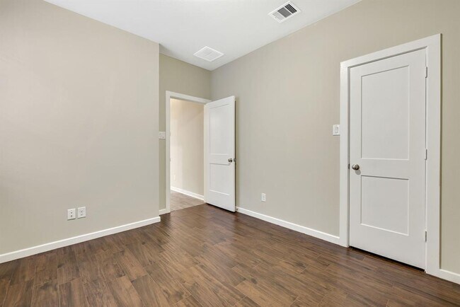Building Photo - 7011 Winterberry Gln Ln