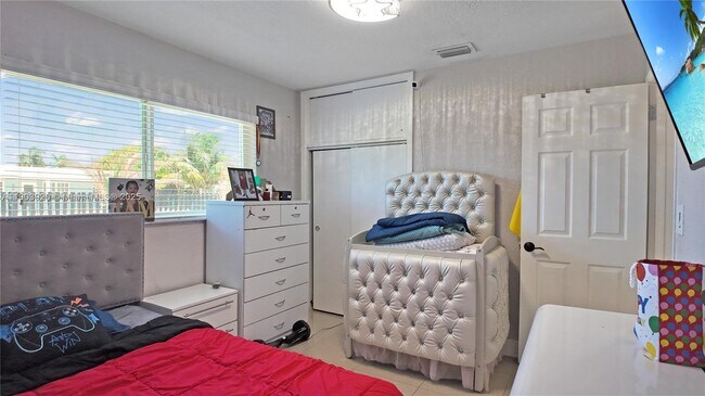 Building Photo - 801 NW 172nd Terrace