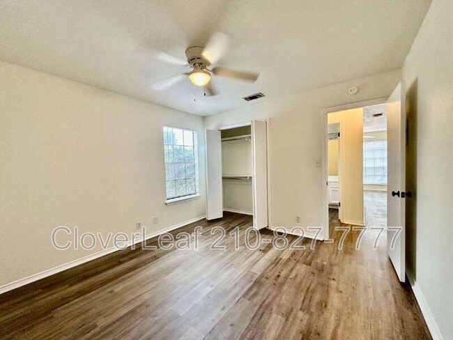 Building Photo - 10567 Starcrest Dr