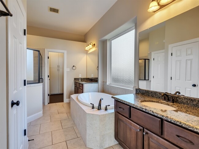 Building Photo - 5342 Tyler Park Ln