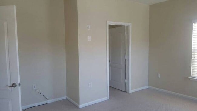 Building Photo - 1017 Farrcroft Way