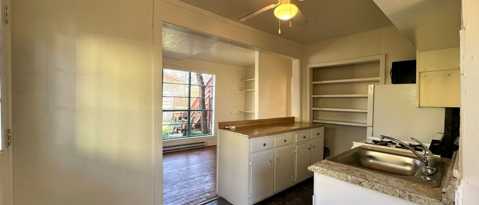 Building Photo - 3404 1/2 Grooms St-