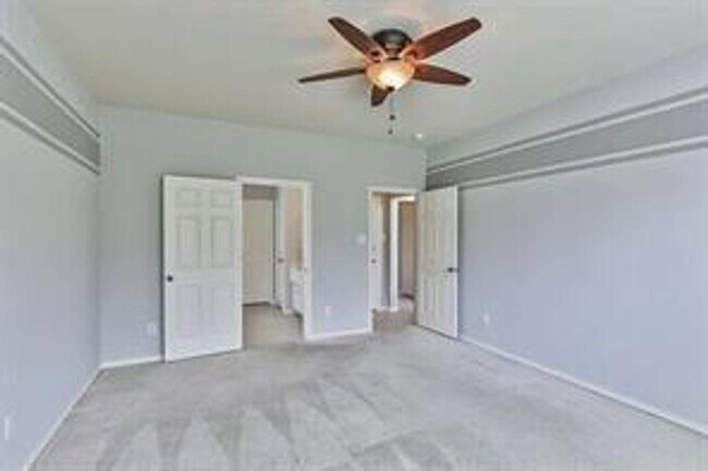 Building Photo - 13002 Misty Bay Ln