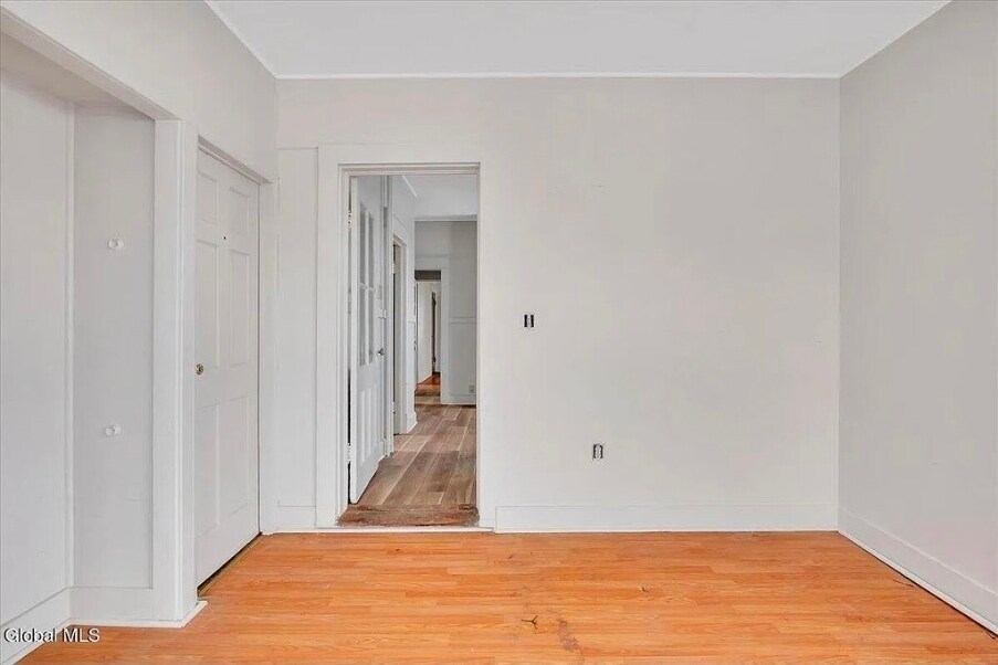 Building Photo - 6 W Erie St