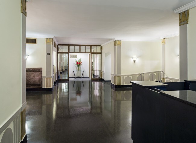 Building Photo - 307 East 44th Street