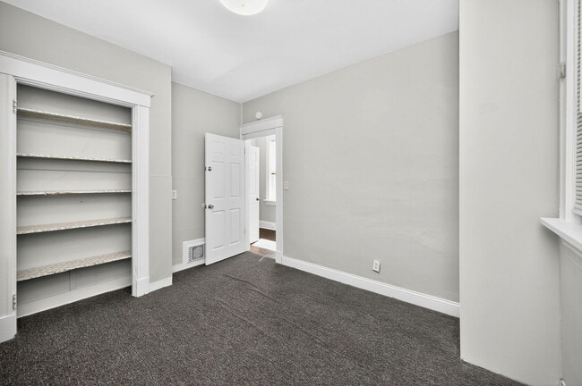 Building Photo - 2359 Stratford Ave