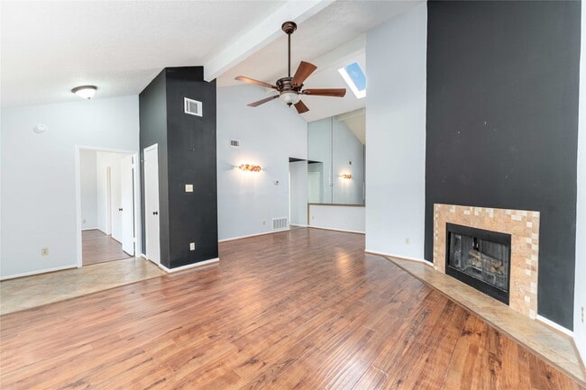 Building Photo - 2282 Gemini St