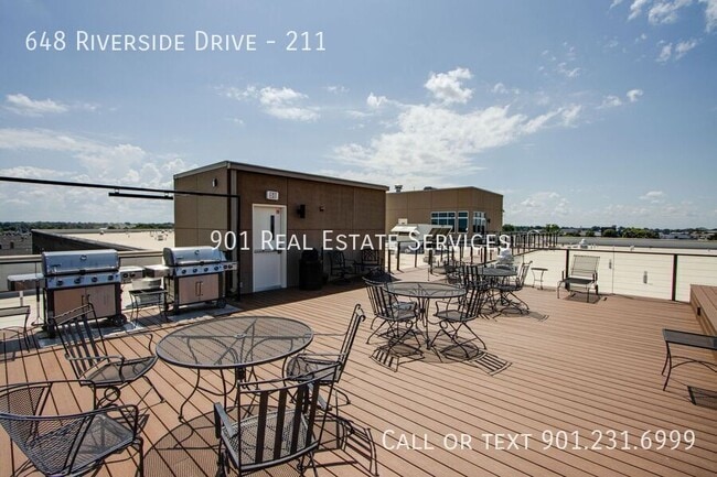 Building Photo - 648 Riverside Dr