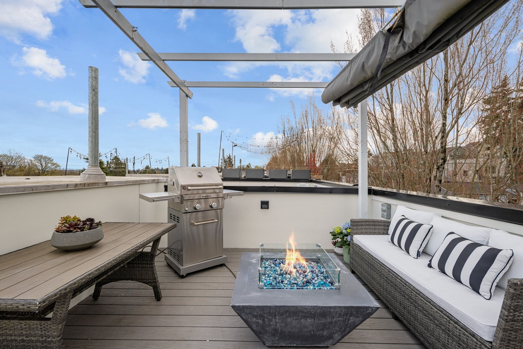 Building Photo - 1816 15th Ave S