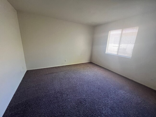 Building Photo - 6320 Mesquite Ave