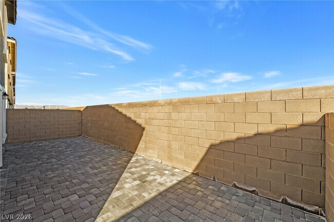 Building Photo - 3426 La Cura Ave