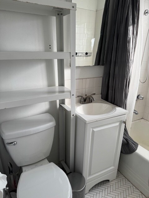 Building Photo - 4447 Dawson Ave