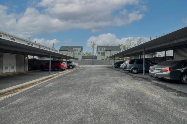 Building Photo - 1904 Goodrich Ave