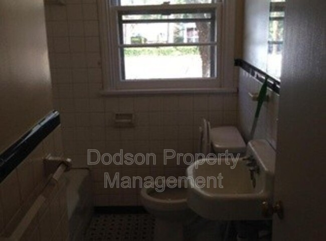 Building Photo - 7514 Woodman Rd