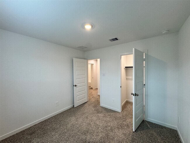 Building Photo - 2814 Lisburn Ter Ln