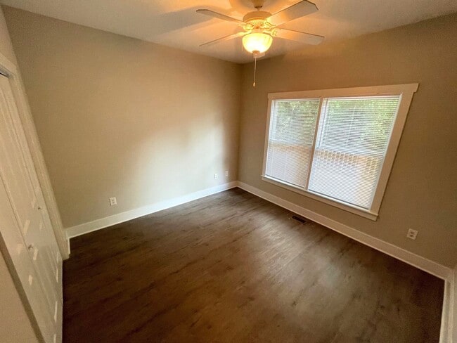 Building Photo - PRE-LEASING FOR AUGUST 9TH,  2026!