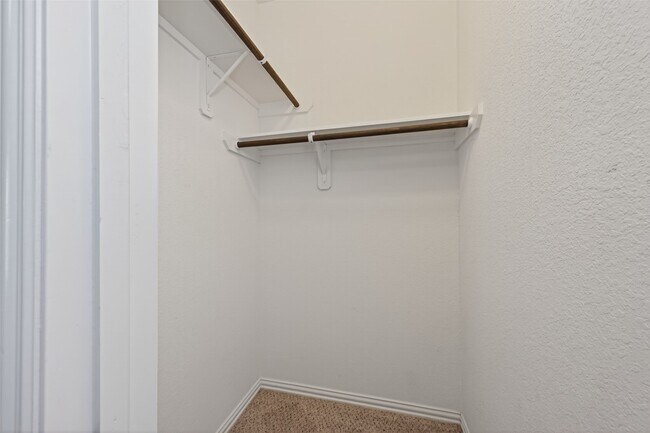 Building Photo - 2248 Ivy Wall Dr