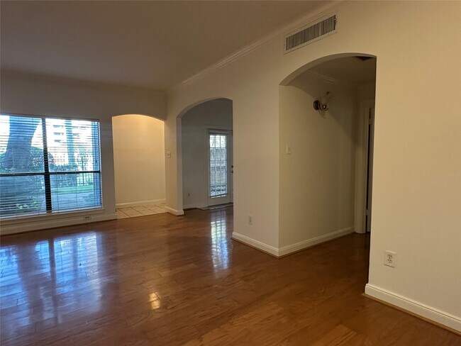 Building Photo - 2001 Bering Dr