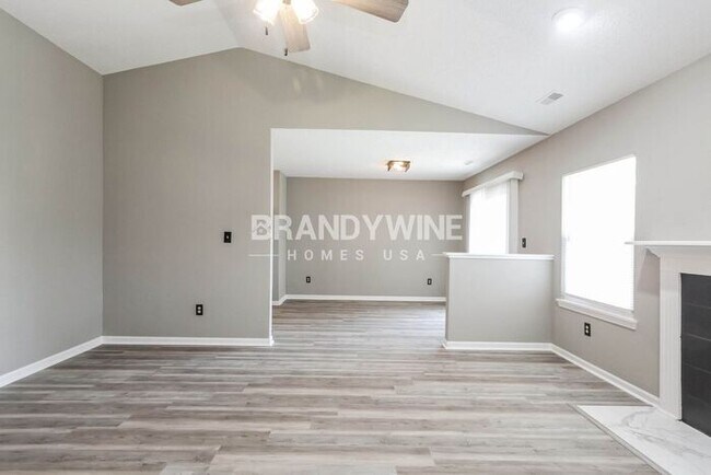 Building Photo - MOVE IN SPECIAL - February FREE with move ...