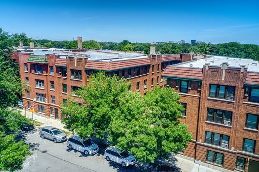 Building Photo - 1700 W Juneway Terrace