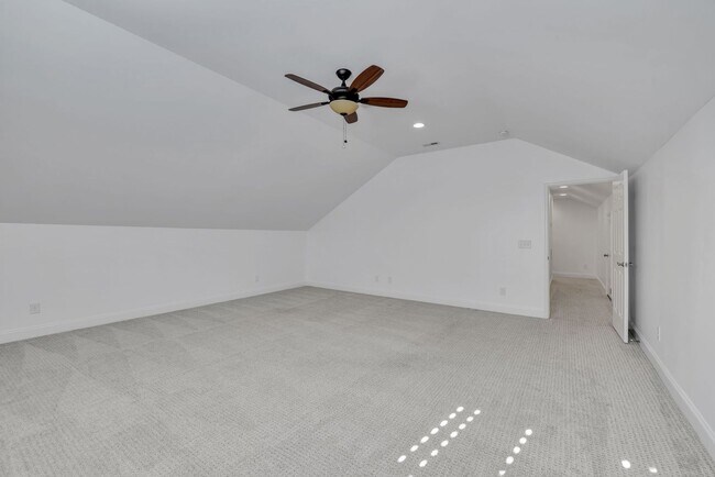 Building Photo - Stunning rental home on a premium lot in s...