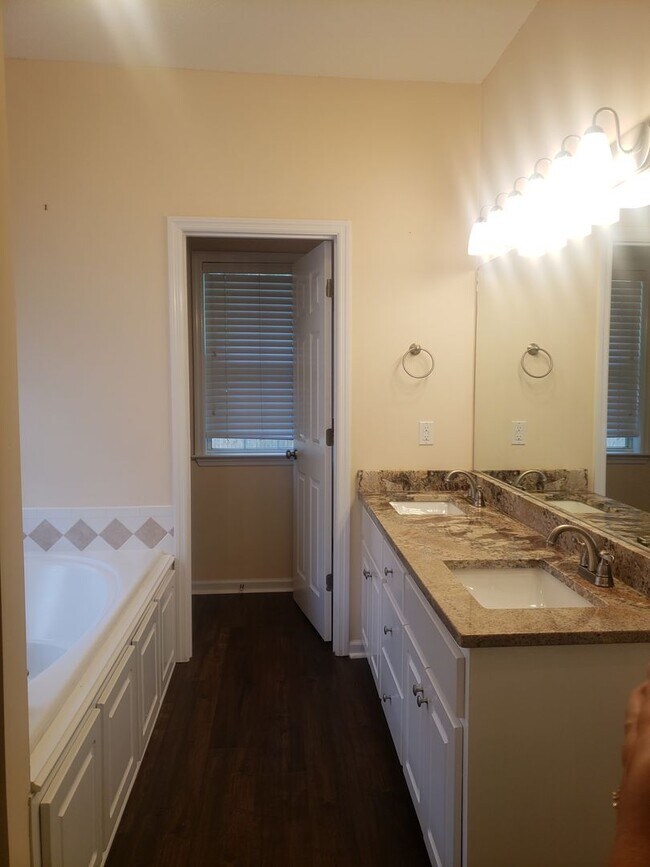 Building Photo - Available January!