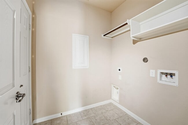 Building Photo - 2 Bettina Ln