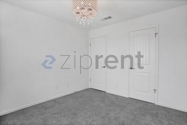 Building Photo - Unit 6130