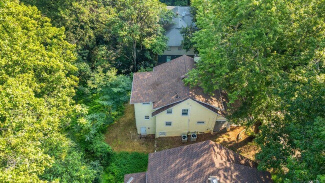 Building Photo - Beautifully updated House in Rivermont