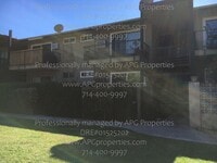 Building Photo - 1850 W Greenleaf Ave
