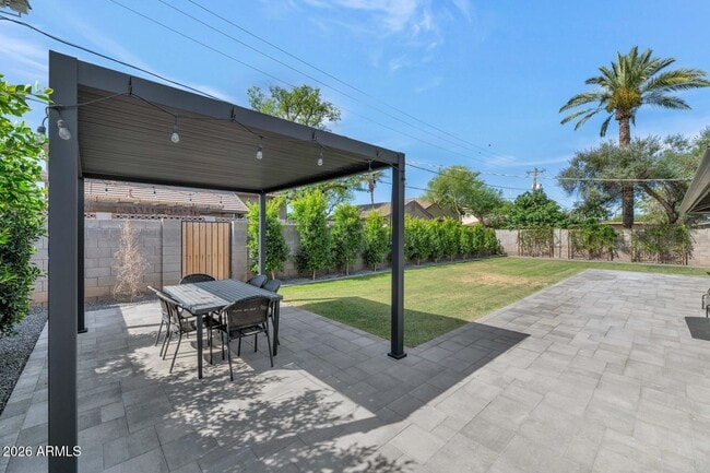 Building Photo - 103 W Palmcroft Dr