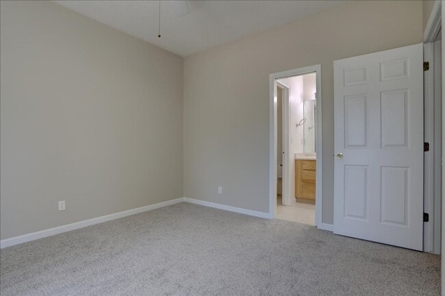 Building Photo - Amazing Custom Ranch with Privacy and Spra...