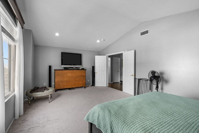 Building Photo - 26426 Cardinal Dr