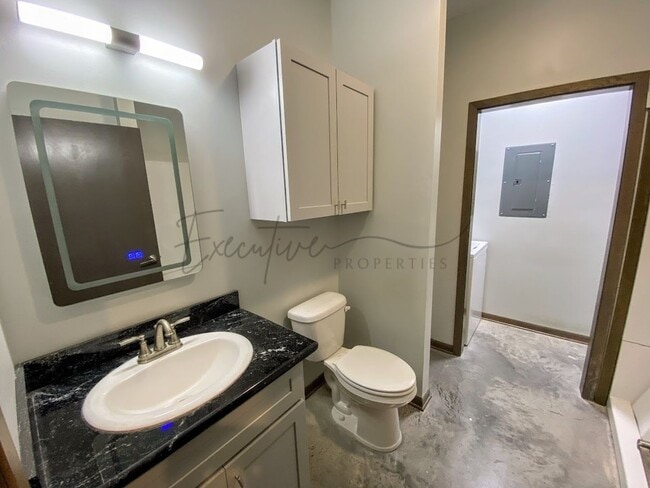 Building Photo - 144 Arlington Dr