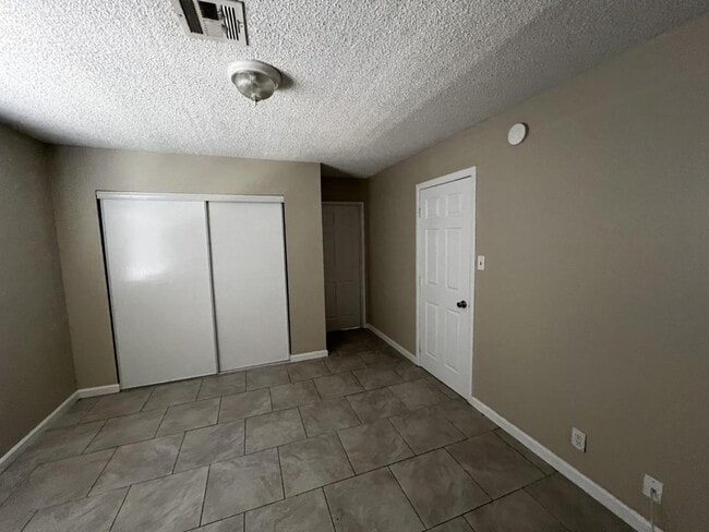 Building Photo - 6941 Appleton Dr