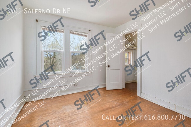 Building Photo - 3401 Salerno Dr NE