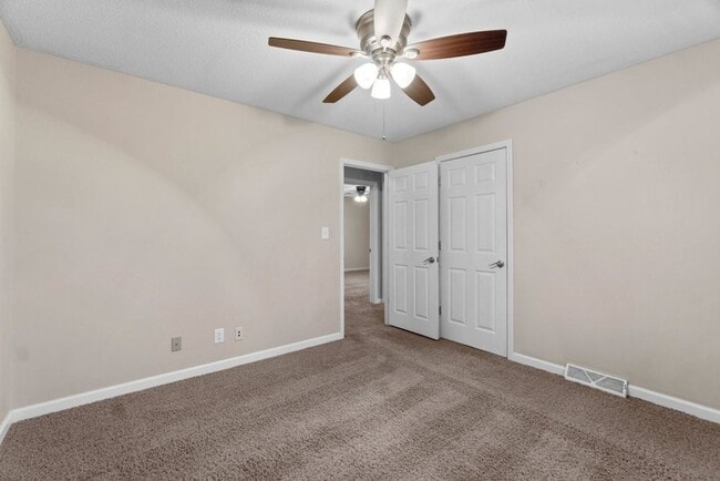 Building Photo - 3 Bedroom House in Cape