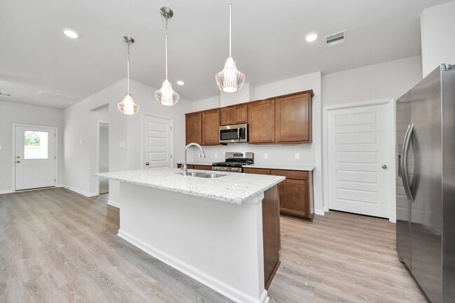 Building Photo - 15523 Foresail Ln